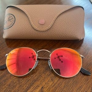 Ray-Ban unisex Round rose gold metal sunglasses